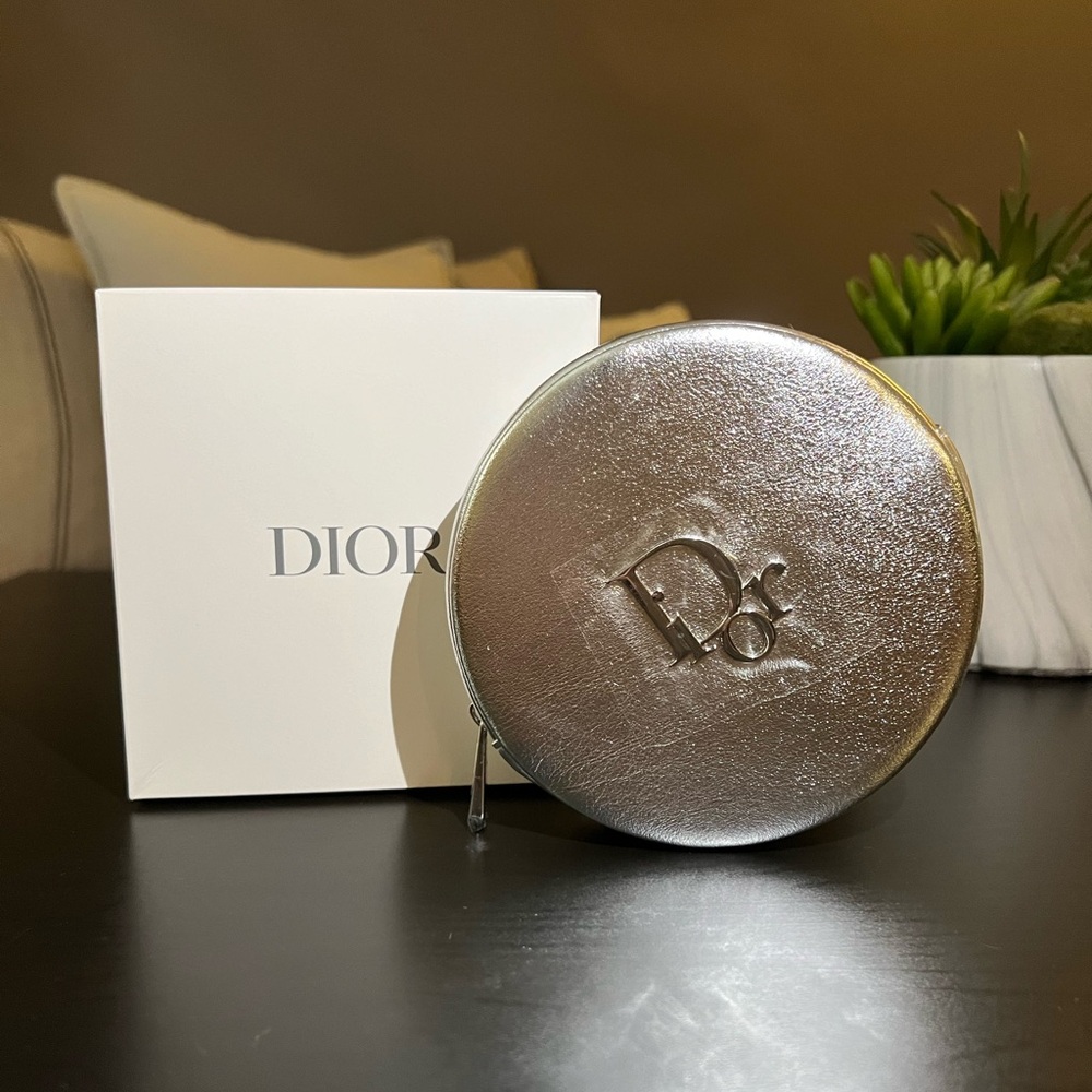 DIOR Beauty Silver Round Makeup Pouch New!